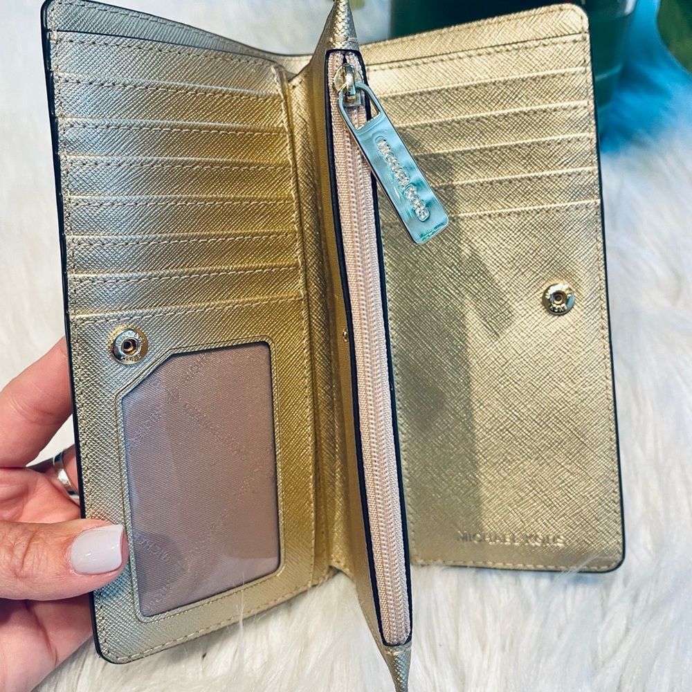 Michael Kors MK Jet Set Travel Luggage Continental Card Holder Wallet - Picture 4 of 8